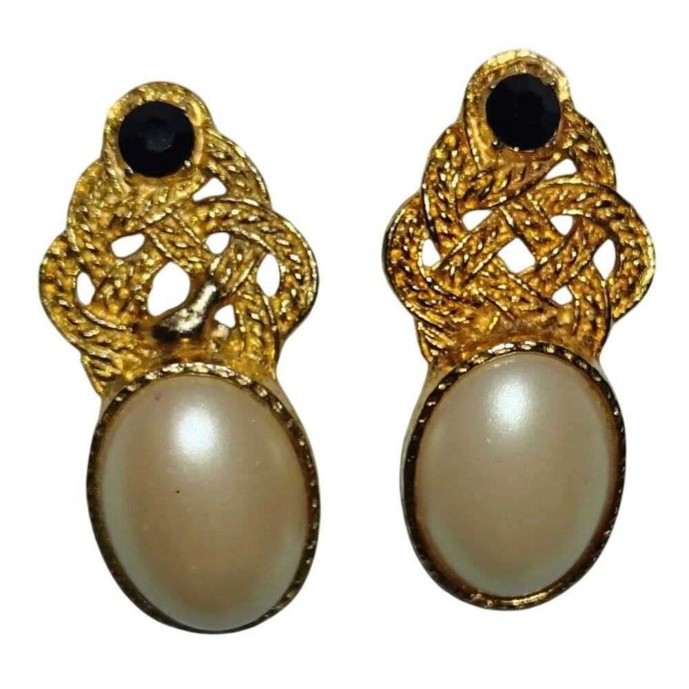 1980s Oval Cabochon Pearl & Faceted Black Glass Stone Clip On Earrings Gold Tone